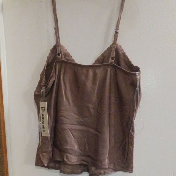 No Boundaries Brown Blouse - Picture 4 of 4